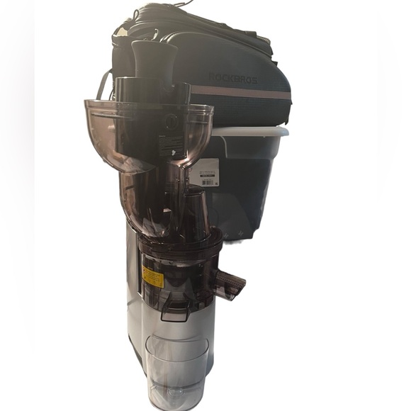 Canoly 002 Masticating Juicer NWT - Picture 8 of 12